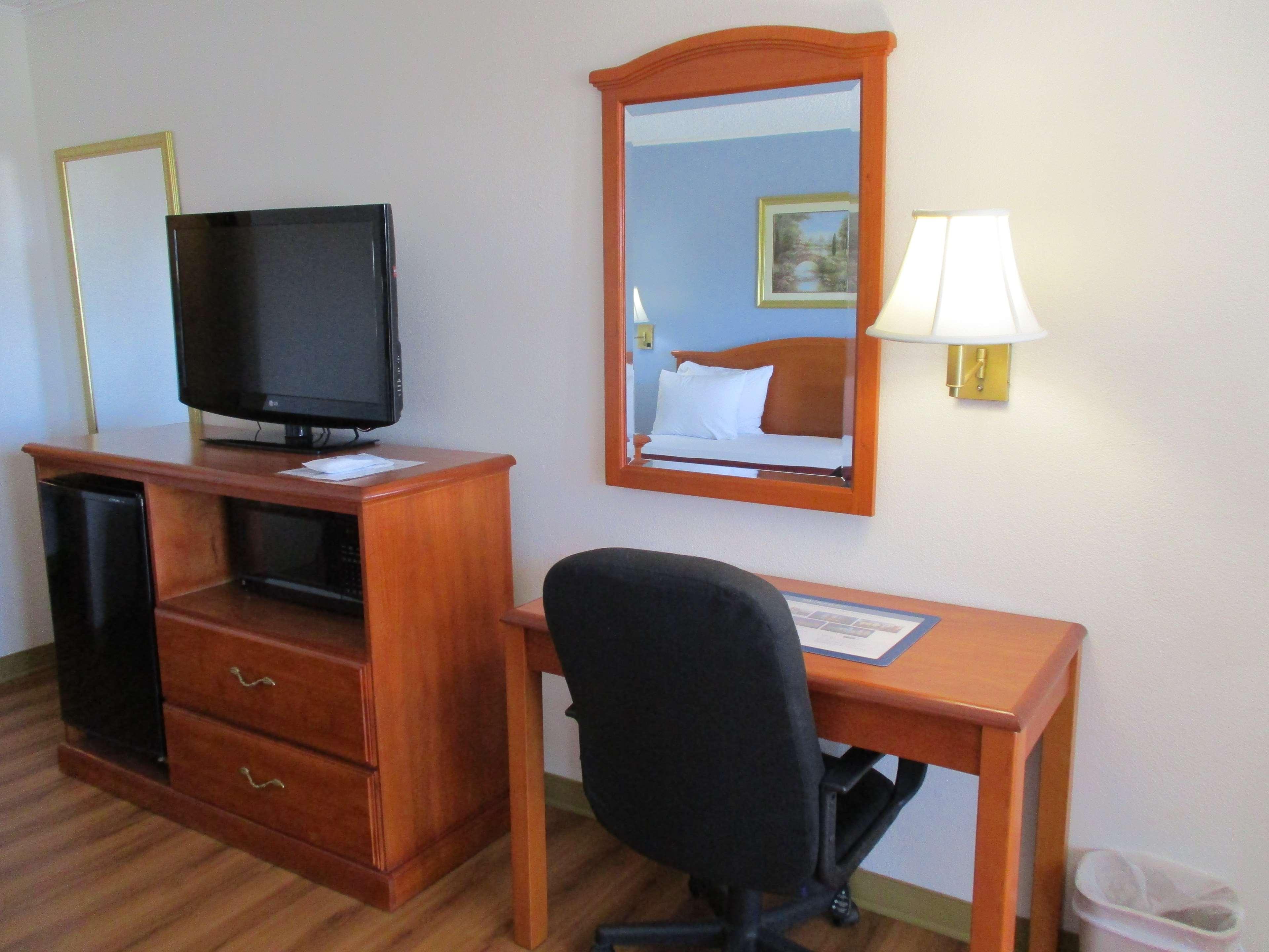 Best Western Palestine Inn Bagian luar foto