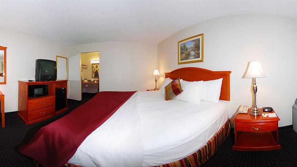 Best Western Palestine Inn Bagian luar foto